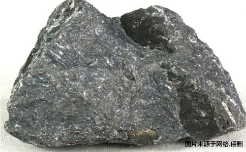 Tin ore imported into Shanghai Yangshan Port for customs clearance