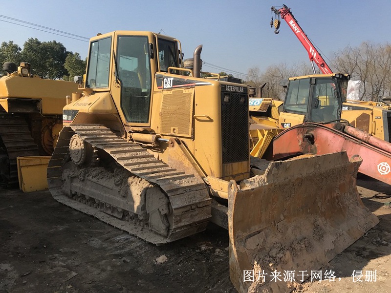 Import customs declaration process for used bulldozers in the United States