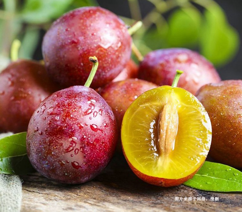 Customs declaration process for imported Chilean plums